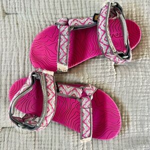 Girls’ Teva sandal